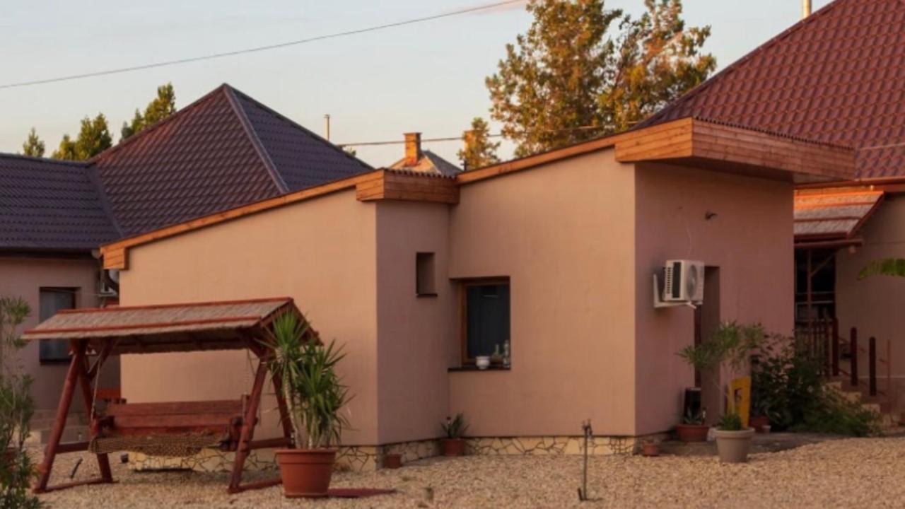 Ferienwohnung Ivanhoe Apartman Nyírbátor Exterior foto